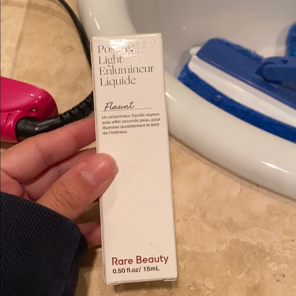 Rare beauty liquid luminizer